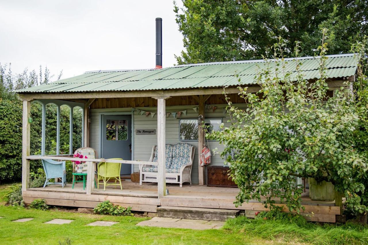 The Honeypot Villa Petham Exterior photo